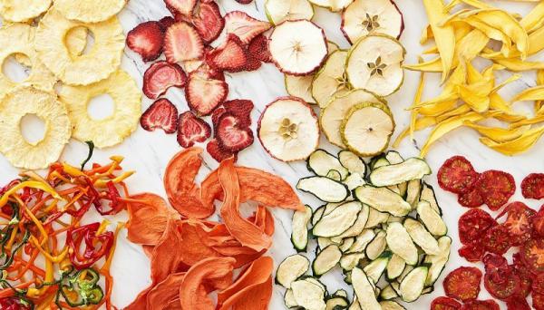 How to dry fruit in summer