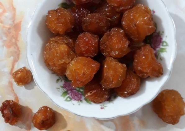 Exporter of high quality yellow steam plums